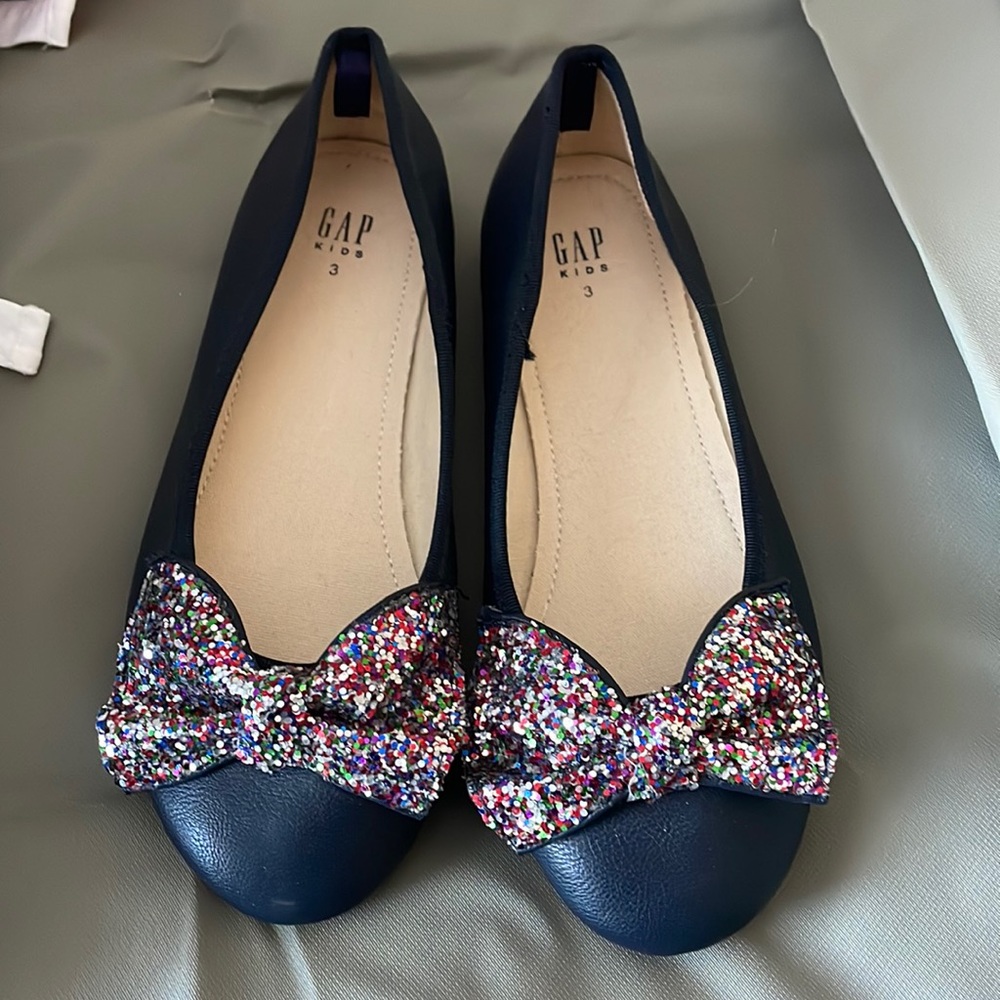 GAP kids NWOT navy flat with glitter bow